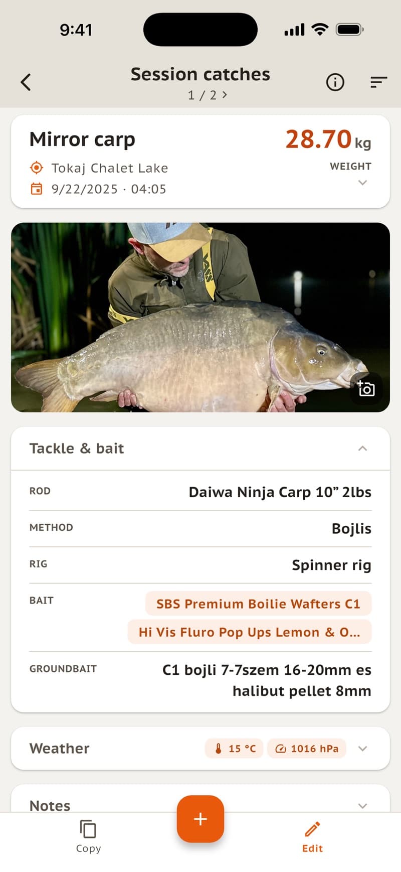 The Catch Register app's session catches screen: a 28.70 kg mirror carp with its photo and weight, and below it the rod, rig and bait used, along with the weather